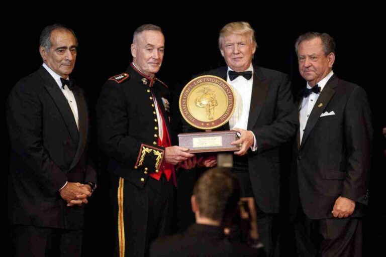 usa-america-men-award-marine-corps-donald-trump-john-1047693-pxhere.com-1-1024x683