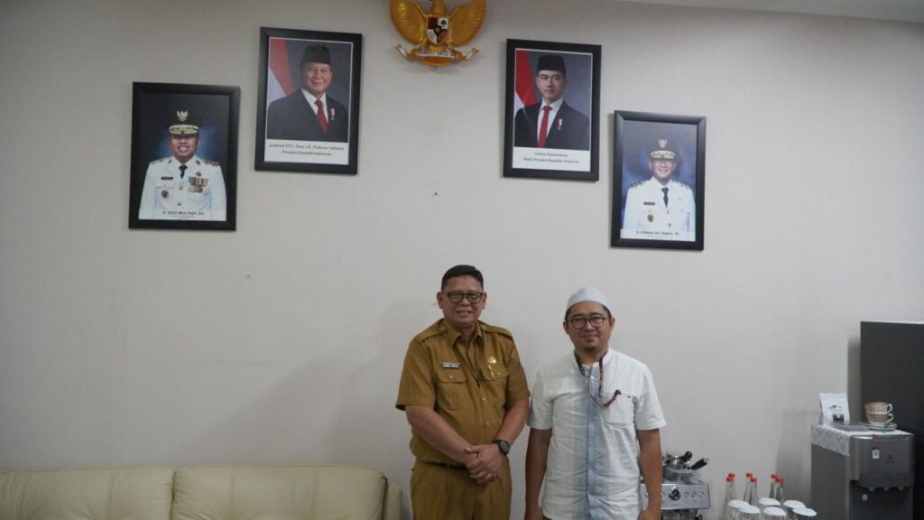 Drs. H . Kusmana Hartadji dan Ustadz Ahmad Tazakka
